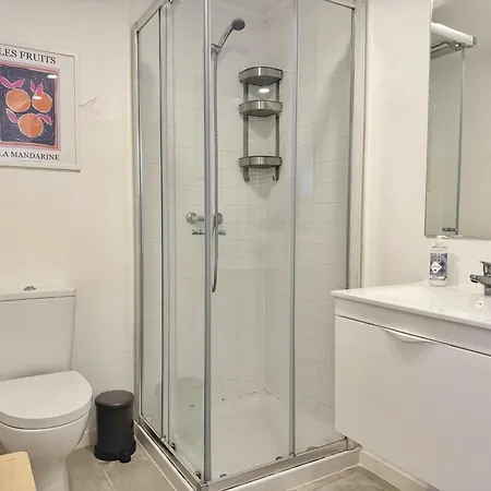 Curious Crow 1 With Patio By Homeful Homes Apartman Lisboa