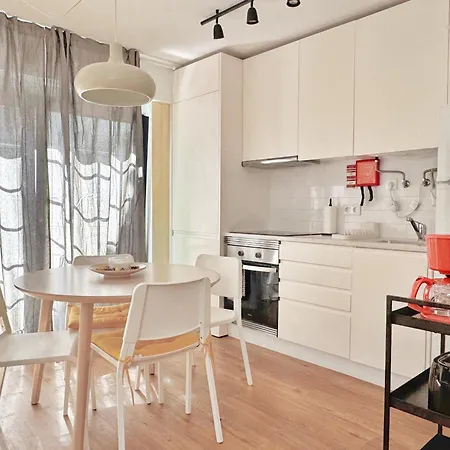 Appartement Curious Crow 1 With Patio By Homeful Homes